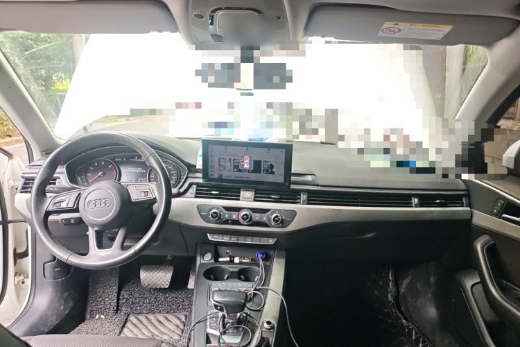 Used Audi A4L 2019 40 TFSI Ambition China VI Center Console