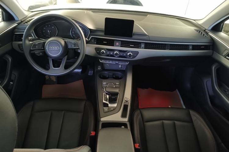 Used Audi A4L 2019 40 TFSI Ambition China VI Center Console