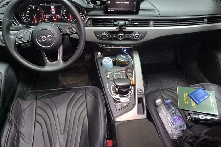 Used Audi A4L 2019 40 TFSI Ambition China VI Center Console