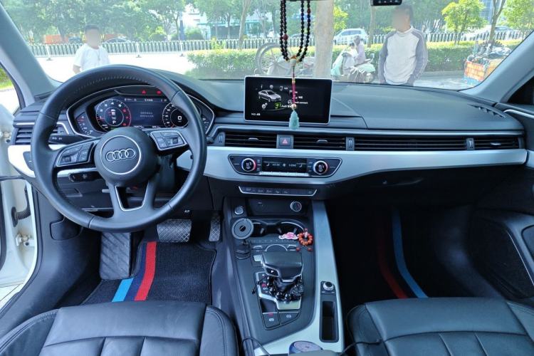 Used Audi A4L 2019 40 TFSI Fashion Version China V Center Console