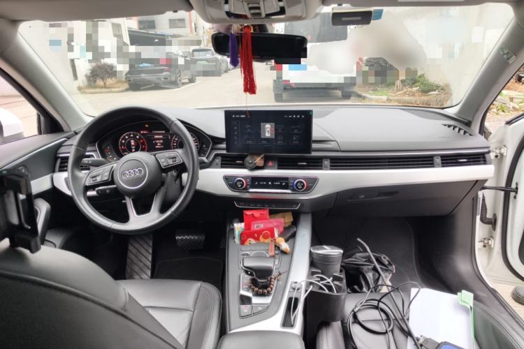 Used Audi A4L 2019 40 TFSI Fashion Version China V Center Console