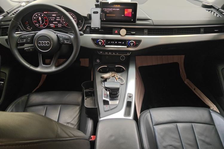 Used Audi A4L 2019 40 TFSI Fashion Edition China VI Emission Standard Center Console