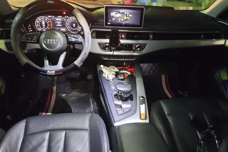 Used Audi A4L 2019 40 TFSI Fashion Edition China VI Emission Standard Center Console
