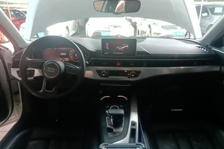 Used Audi A4L 2019 40 TFSI Fashion Edition China VI Emission Standard Center Console