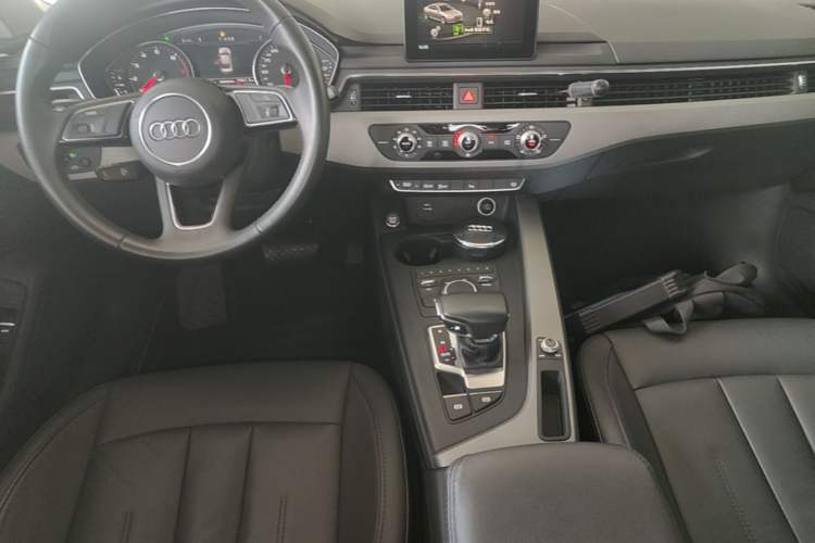 Used Audi A4L 2019 40 TFSI Ambition China VI Center Console
