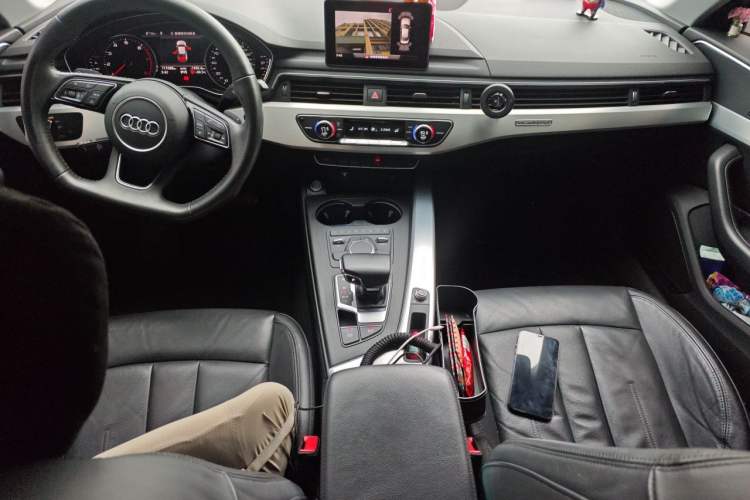 Used Audi A4L 2019 45 TFSI quattro Individual Sport Edition China VI Center Console