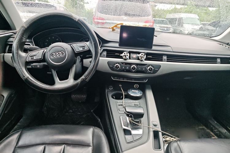 Used Audi A4L 2019 40 TFSI Ambition Version China V Center Console