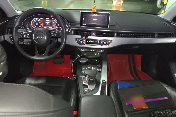 Used Audi A4L 2019 40 TFSI Sporty Version China VI Center Console