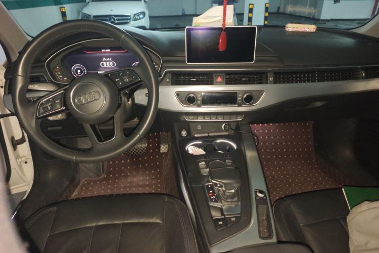 Used Audi A4L 2019 40 TFSI Fashion Version China V Center Console