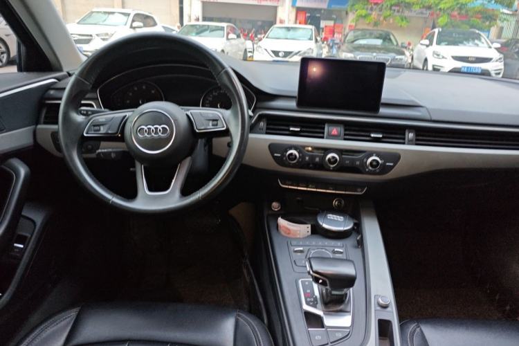 Used Audi A4L 2019 40 TFSI Ambition Version China V Center Console
