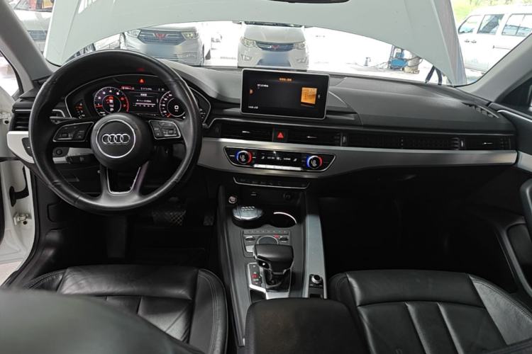 Used Audi A4L 2019 40 TFSI Fashion Version China V Center Console