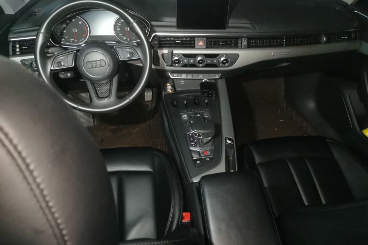 Used Audi A4L 2019 40 TFSI Ambition Version China V Center Console