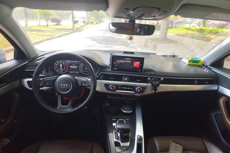 Used Audi A4L 2019 40 TFSI Fashion Version China V Center Console