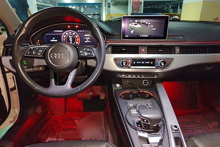 Used Audi A4L 2019 40 TFSI Fashion Edition China VI Emission Standard Center Console