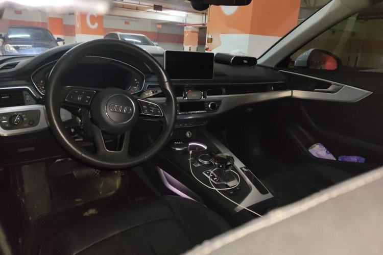 Used Audi A4L 2019 40 TFSI Fashion Version China V Center Console