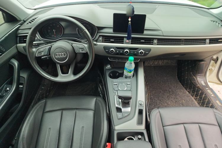 Used Audi A4L 2019 40 TFSI Ambition Version China V Center Console