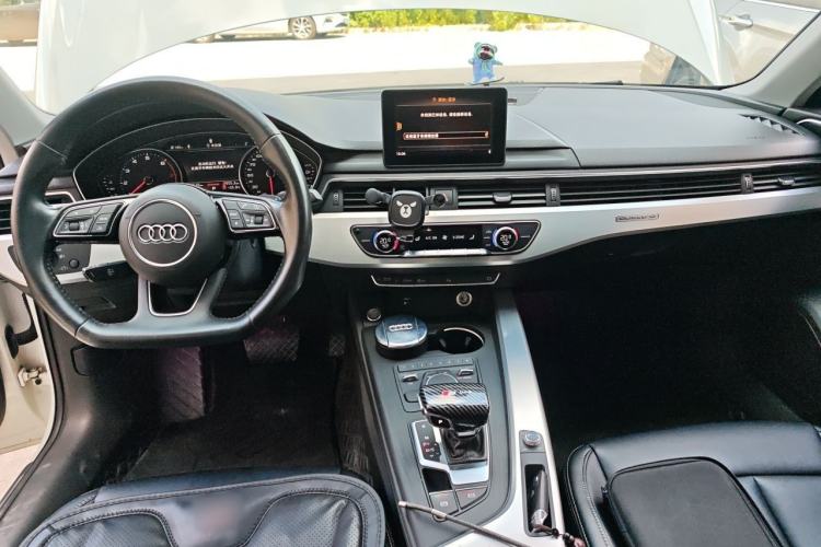 Used Audi A4L 2019 45 TFSI quattro Individual Sport Edition China V Center Console