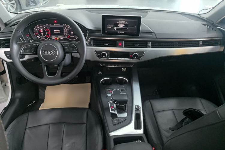 Used Audi A4L 2019 40 TFSI Fashion Version China V Center Console