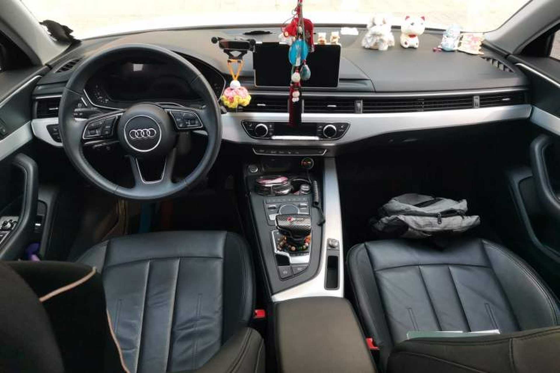 Used Audi A4L 2019 40 TFSI Fashion Edition China VI Emission Standard Center Console