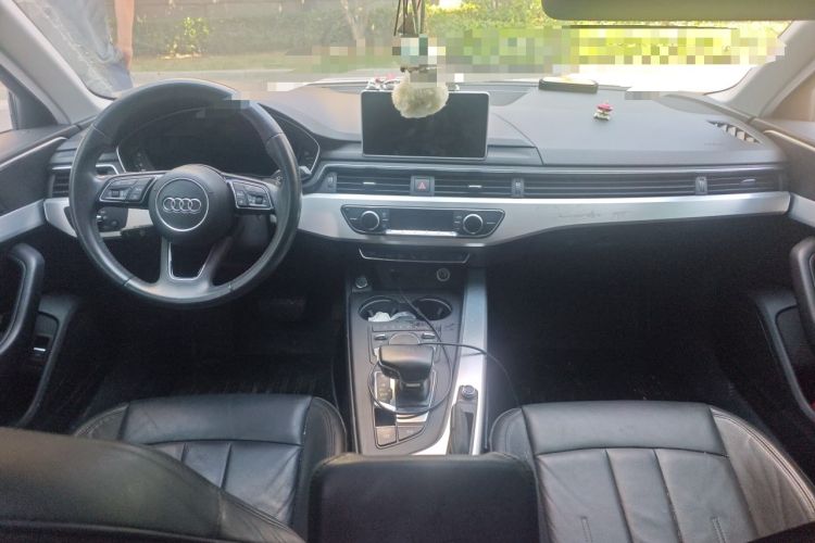 Used Audi A4L 2019 40 TFSI Fashion Version China V Center Console