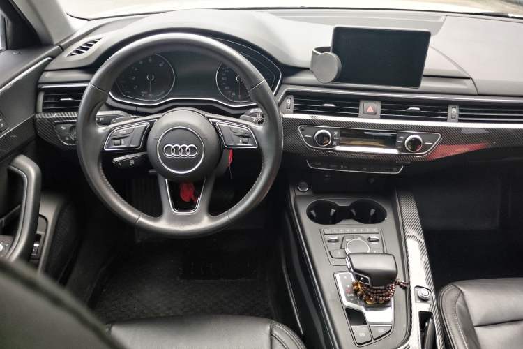 Used Audi A4L 2019 40 TFSI Ambition Version China V Center Console