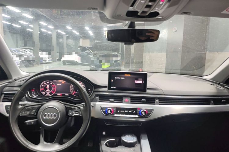 Used Audi A4L 2019 40 TFSI Fashion Edition China VI Emission Standard Center Console