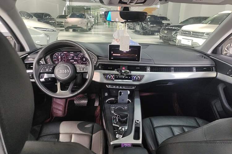 Used Audi A4L 2019 40 TFSI Fashion Version China V Center Console