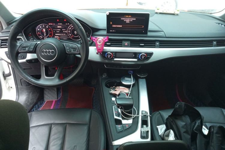 Used Audi A4L 2019 40 TFSI Fashion Version China V Center Console