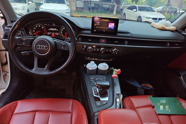 Used Audi A4L 2019 40 TFSI Ambition China VI Center Console