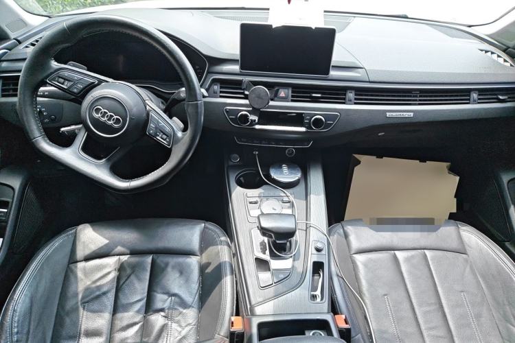 Used Audi A4L 2019 40 TFSI Fashion Edition China VI Emission Standard Center Console