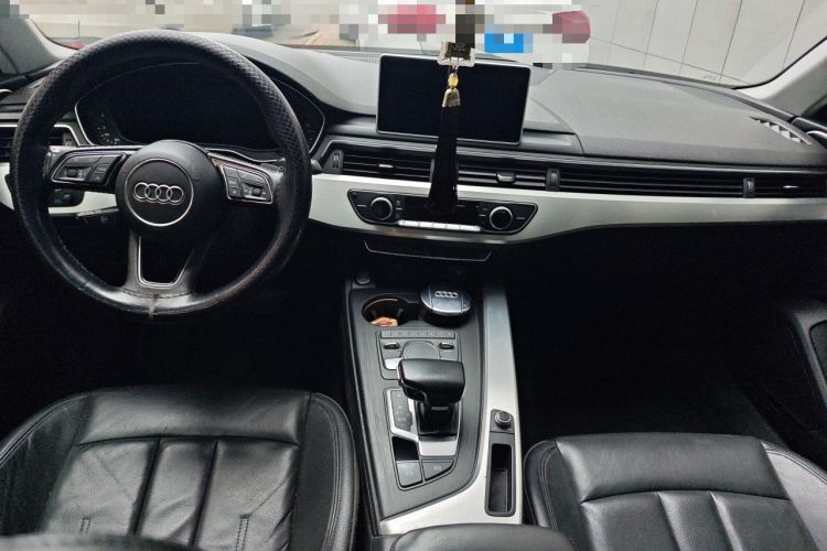 Used Audi A4L 2019 40 TFSI Fashion Edition China VI Emission Standard Center Console