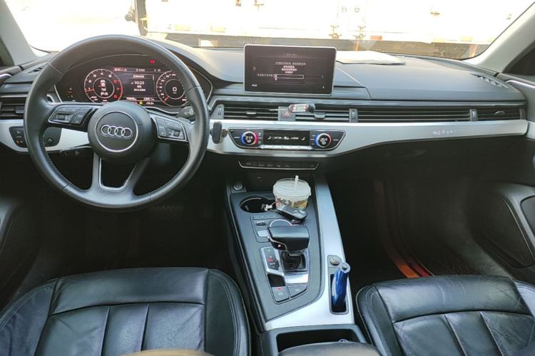 Used Audi A4L 2019 40 TFSI Fashion Version China V Center Console