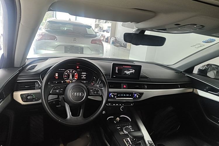 Used Audi A4L 2019 40 TFSI Fashion Version China V Center Console