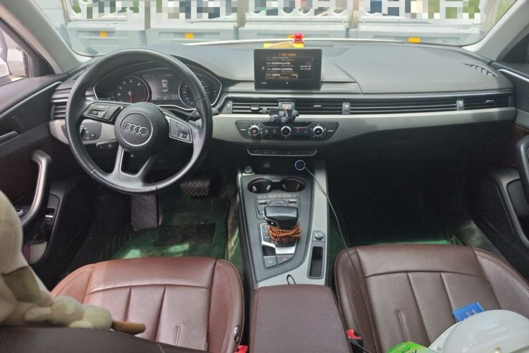 Used Audi A4L 2019 40 TFSI Ambition China VI Center Console