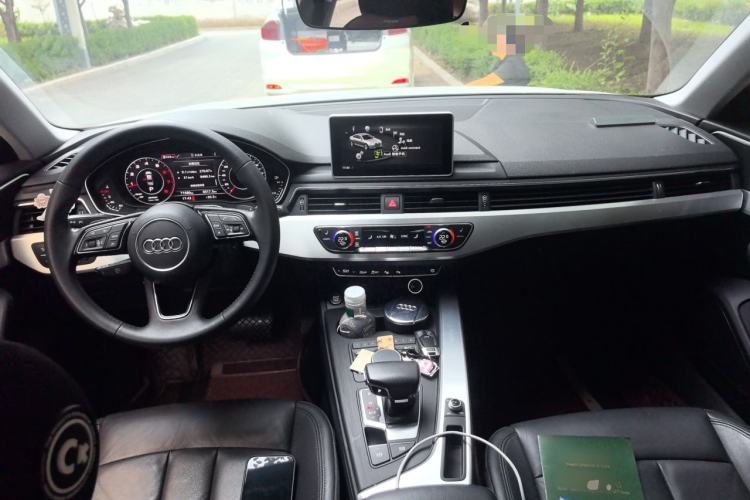 Used Audi A4L 2019 40 TFSI Fashion Version China V Center Console