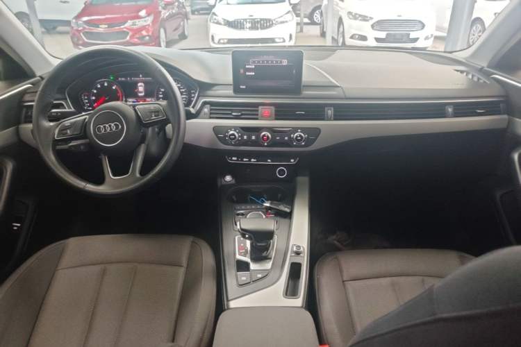 Used Audi A4L 2019 40 TFSI Ambition China VI Center Console