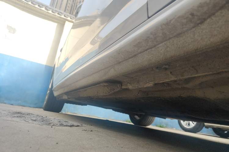 Used Audi A4L 2019 40 TFSI Ambition China VI Chassis Front Right