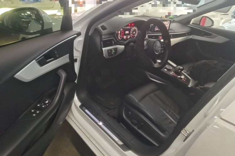 Used Audi A4L 2019 40 TFSI Fashion Edition China VI Emission Standard Driver Seat