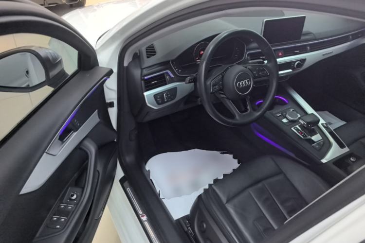 Used Audi A4L 2019 40 TFSI Fashion Edition China VI Emission Standard Driver Seat