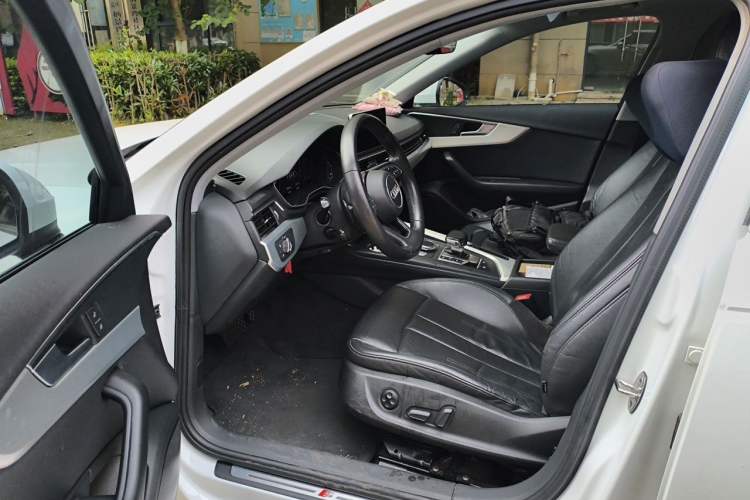 Used Audi A4L 2019 40 TFSI Fashion Version China V Driver Seat