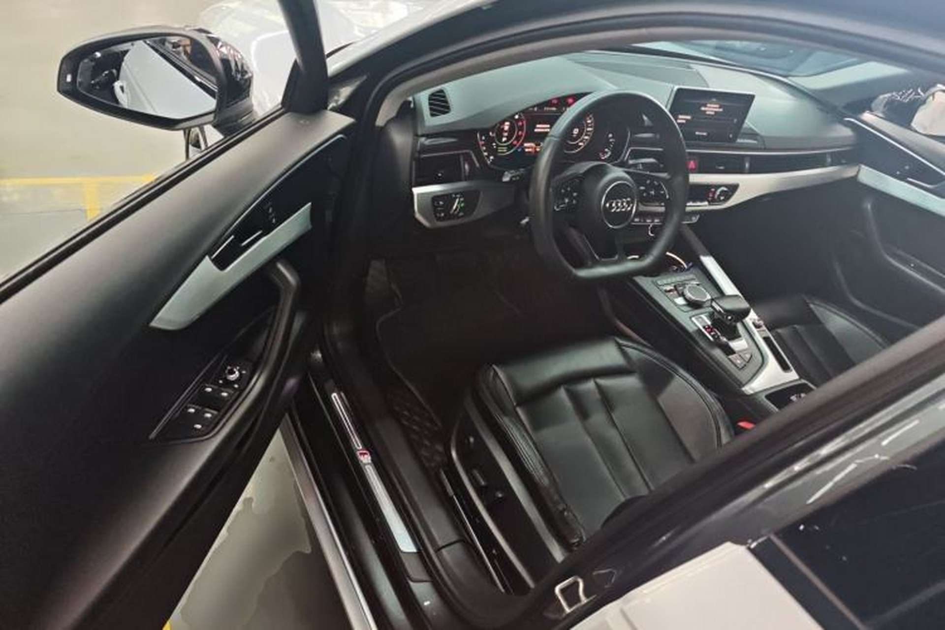 Used Audi A4L 2019 40 TFSI Fashion Edition China VI Emission Standard Driver Seat
