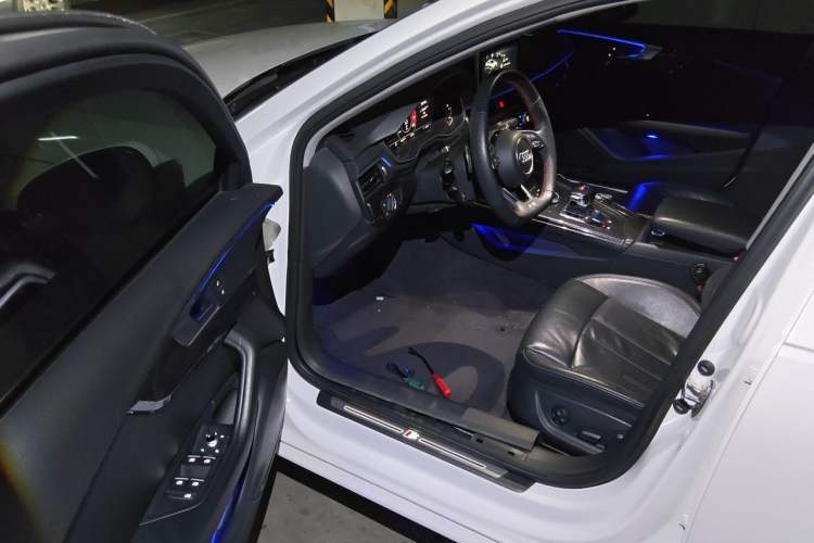 Used Audi A4L 2019 40 TFSI Ambition Version China V Driver Seat