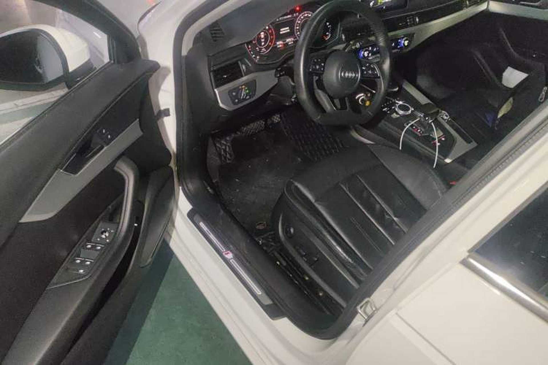 Used Audi A4L 2019 40 TFSI Fashion Edition China VI Emission Standard Driver Seat