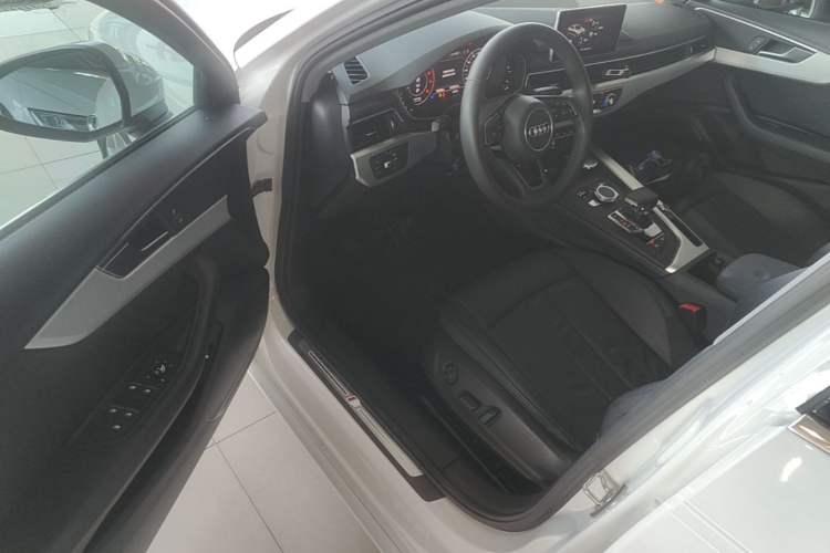 Used Audi A4L 2019 40 TFSI Fashion Version China V Driver Seat