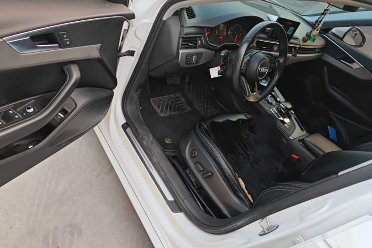 Used Audi A4L 2019 35 TFSI Ambition China V Driver Seat