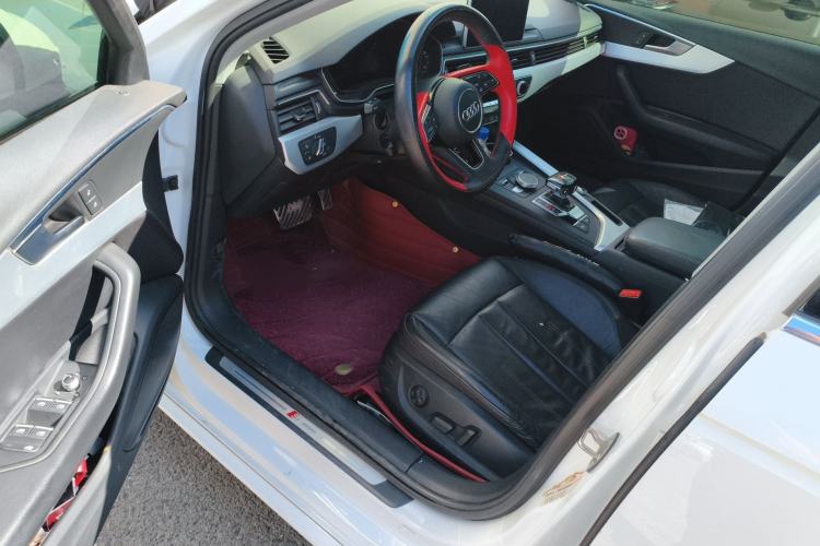 Used Audi A4L 2019 40 TFSI Fashion Edition China VI Emission Standard Driver Seat