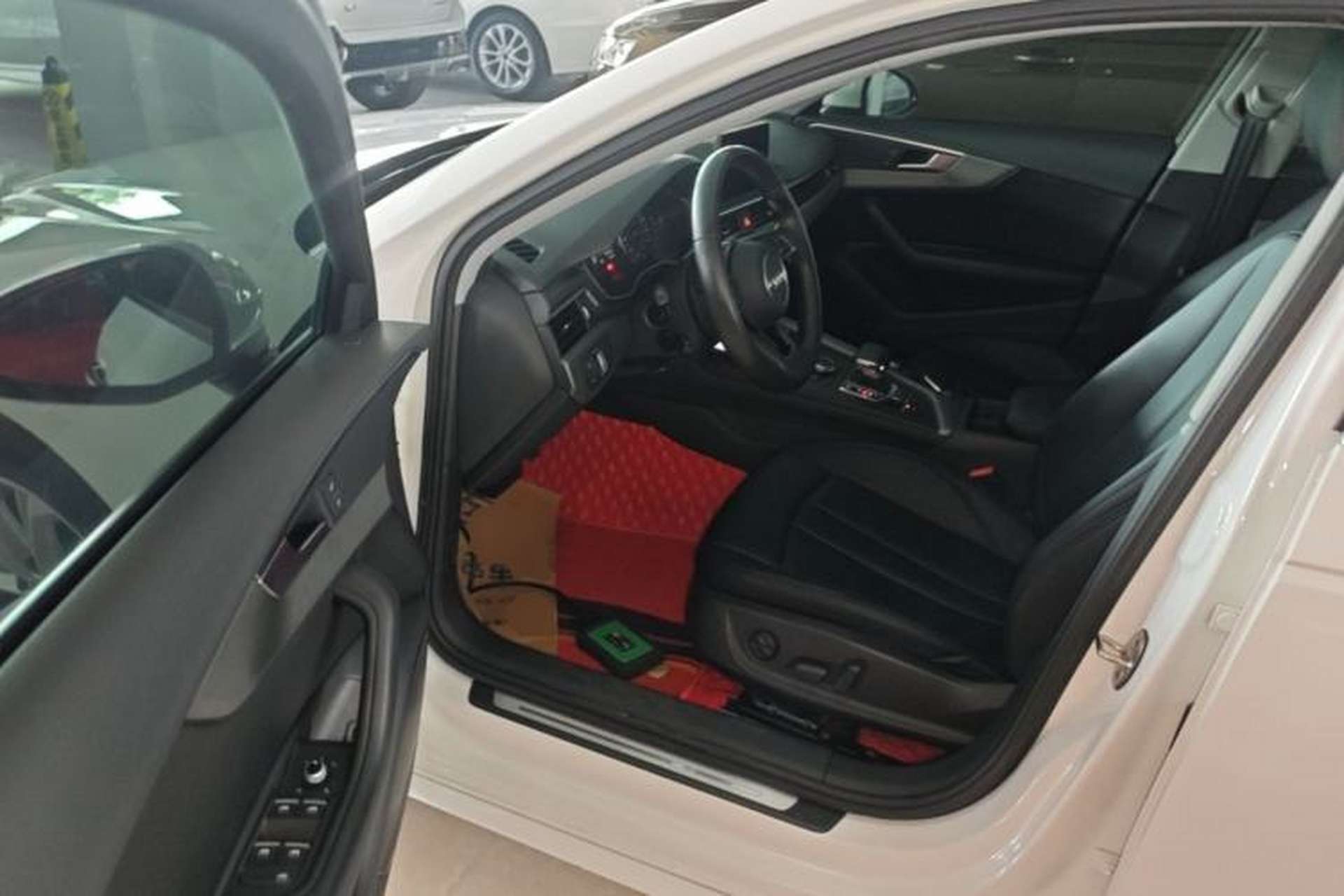 Used Audi A4L 2019 40 TFSI Ambition China VI Driver Seat