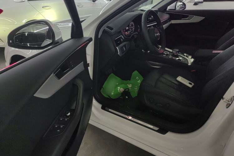 Used Audi A4L 2019 40 TFSI Fashion Version China V Driver Seat