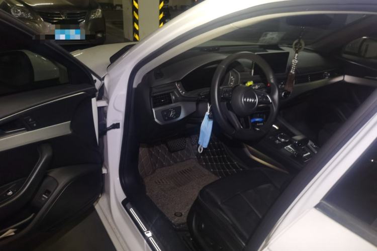 Used Audi A4L 2019 40 TFSI Fashion Edition China VI Emission Standard Driver Seat
