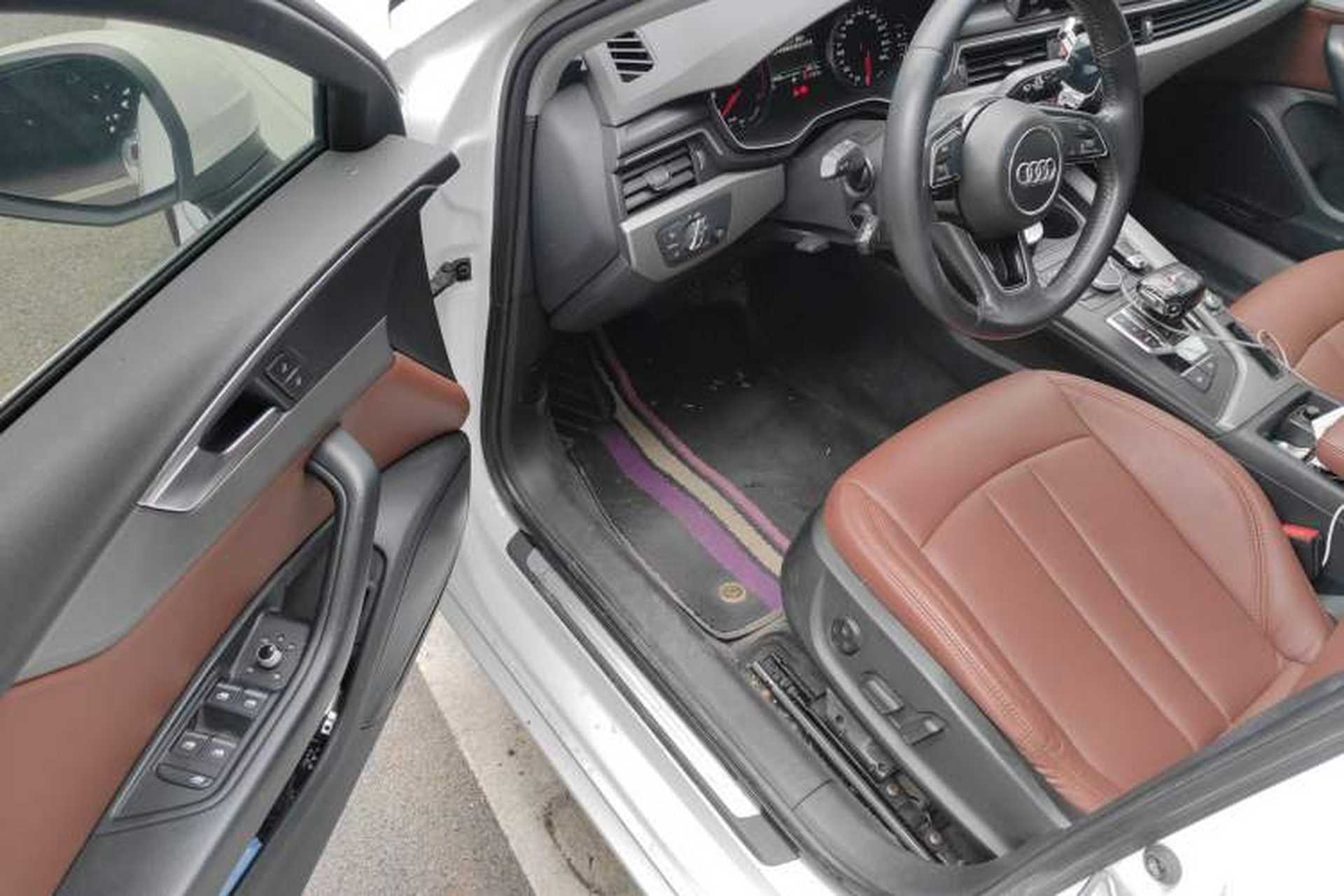 Used Audi A4L 2019 40 TFSI Ambition China VI Driver Seat